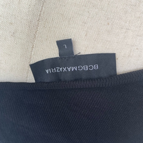 BCBG MaxAzria Asymmetrical one sleeve crop top - Picture 5 of 8